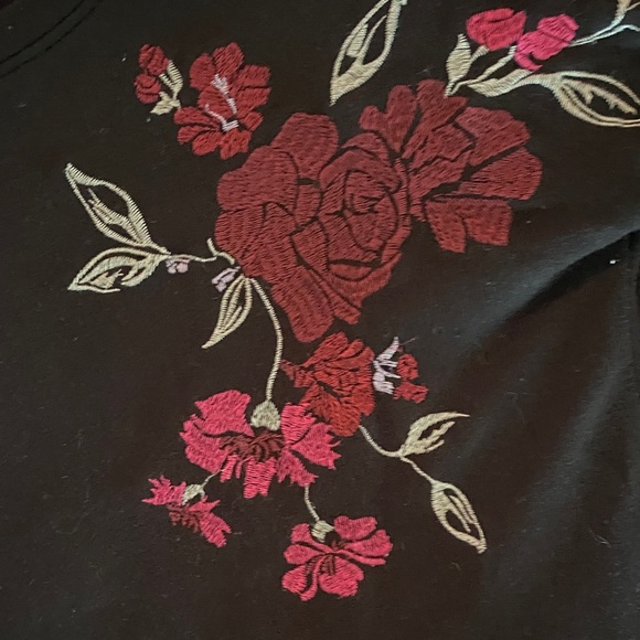 Jessica Simpson Black embroidered sweatshirt - Picture 4 of 9